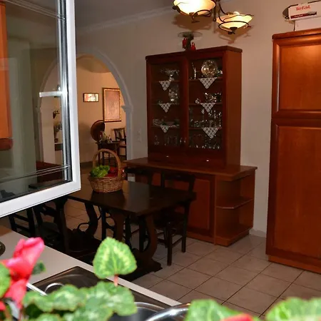 Nausika Family * Lákones